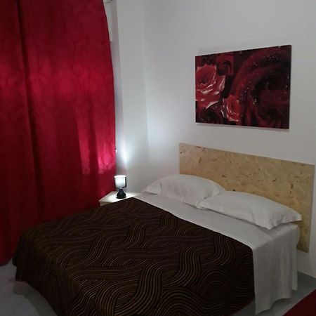 Rooms Center Wolf - Matrimoniale E Comunicanti Matera Exterior foto