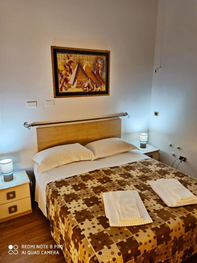 Rooms Center Wolf - Matrimoniale E Comunicanti Matera Exterior foto