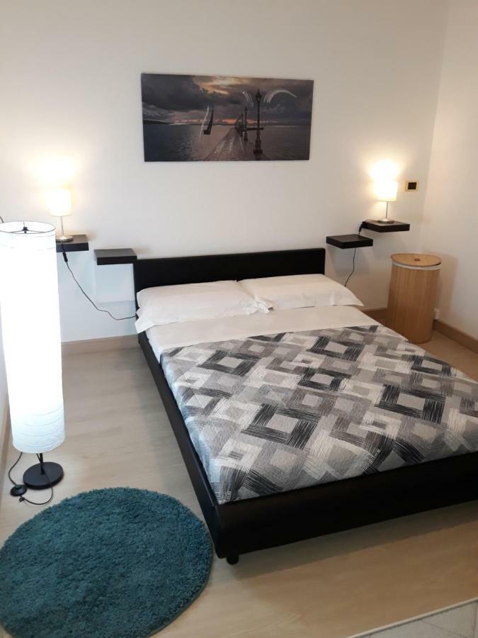 Rooms Center Wolf - Matrimoniale E Comunicanti Matera Exterior foto