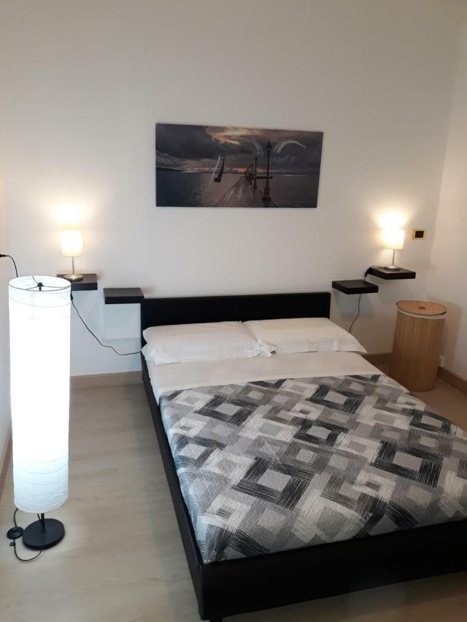 Rooms Center Wolf - Matrimoniale E Comunicanti Matera Exterior foto